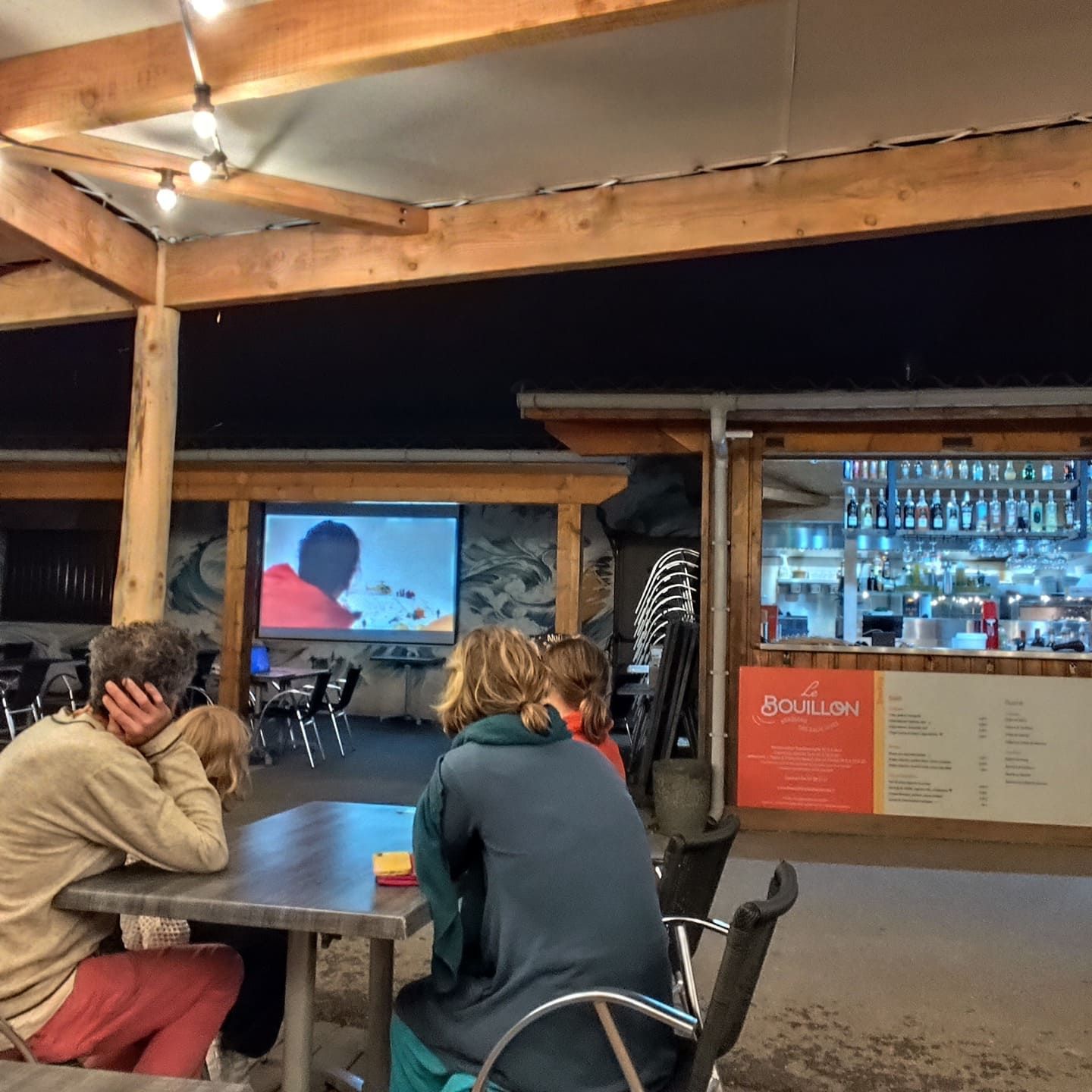 Photo soirée film du restaurant Le Bouillon des Eaux Vives