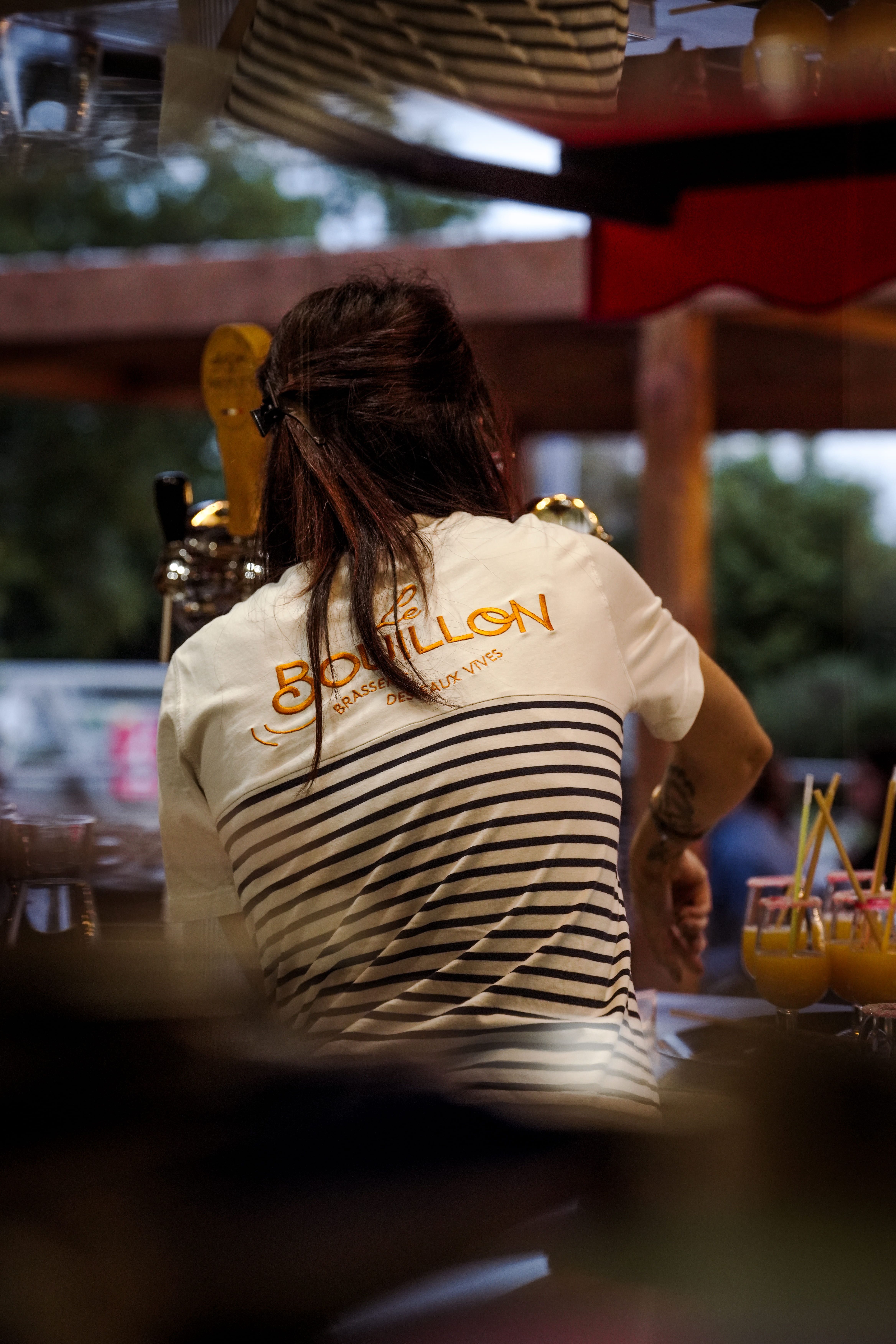 Photo Diana service du restaurant Le Bouillon des Eaux Vives
